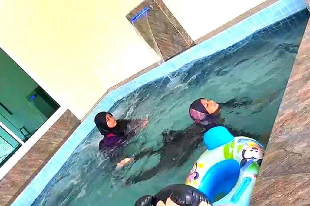 Willa Desaru 16Pax Family With Private Mini Pool & Jacuzzi Kota Tinggi Zewnętrze zdjęcie