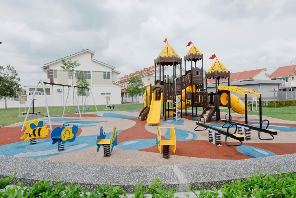 Willa Desaru 16Pax Family With Private Mini Pool & Jacuzzi Kota Tinggi Zewnętrze zdjęcie